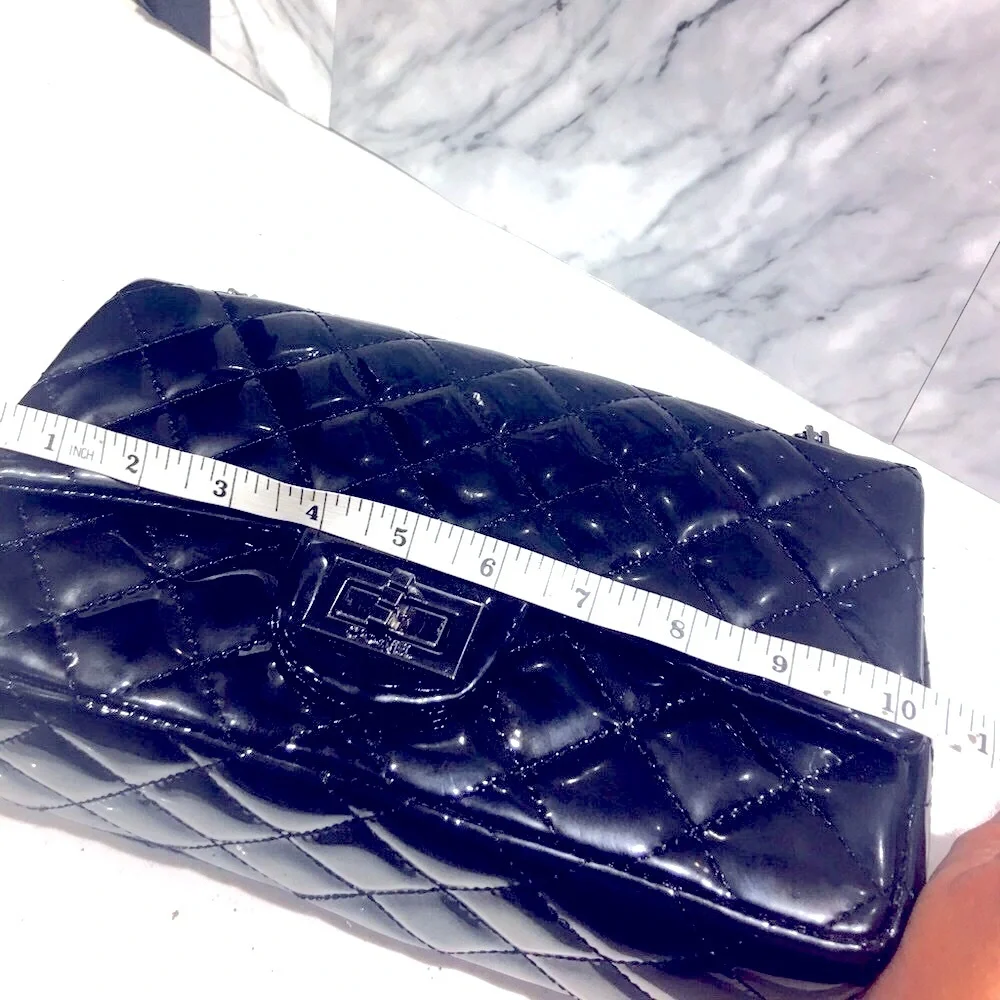 Fashion Pattern bag with gun metal chain comes with dust bag - Picture 7 of 8